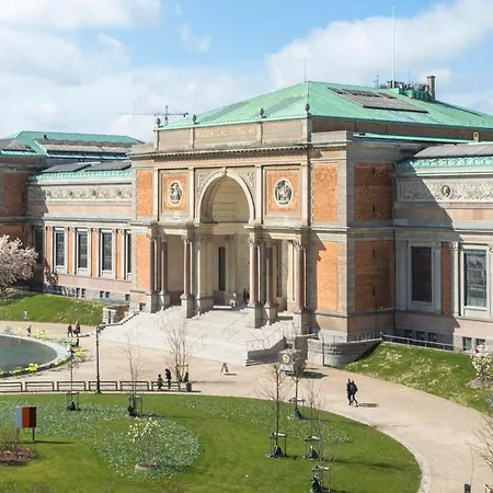 Lejlighed Bright 3br With Balcony And Amazing View