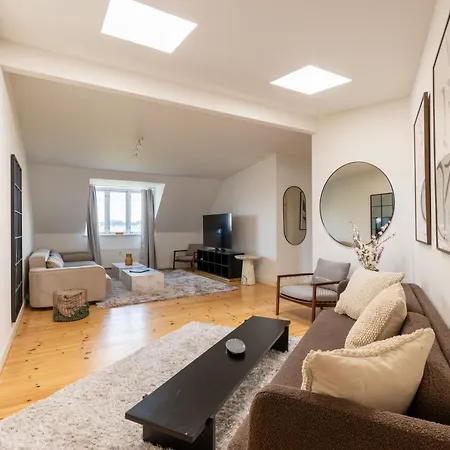 Apartment Bright 3br With Balcony And Amazing View *