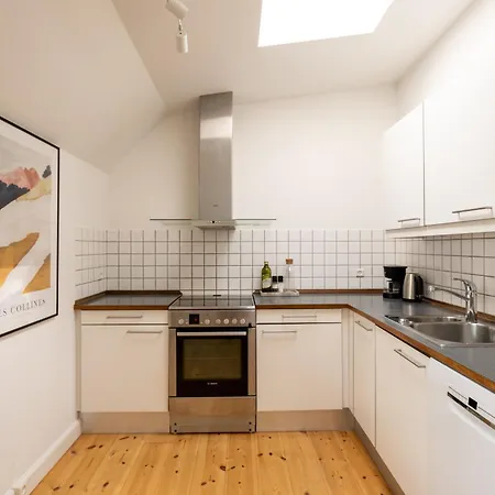 Bright 3br With Balcony And Amazing View *