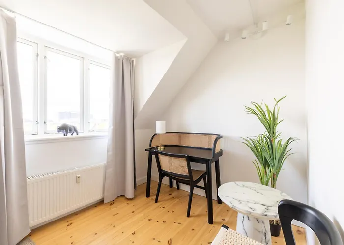 Bright 3br With Balcony And Amazing View